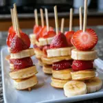 Erdbeer-Bananen-Pfannkuchen-Spieße